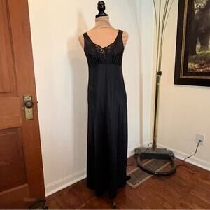 Vintage JCPenney Long Black Nylon Satin Lace Gown Size 5